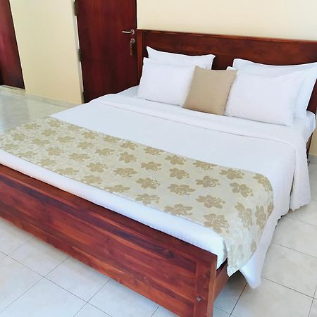 Siluni'S Villa Anuradhapura Rum bild
