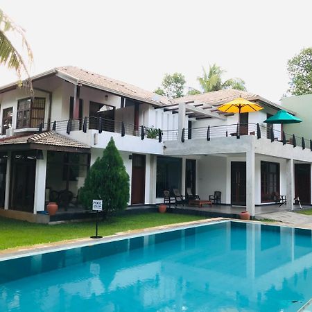 Siluni'S Villa Anuradhapura Exteriör bild