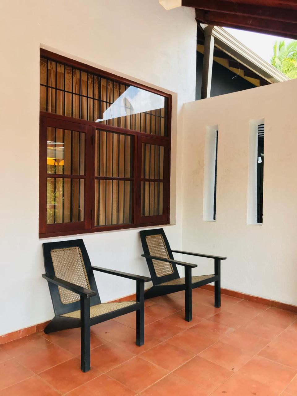 Siluni'S Villa Anuradhapura Exteriör bild